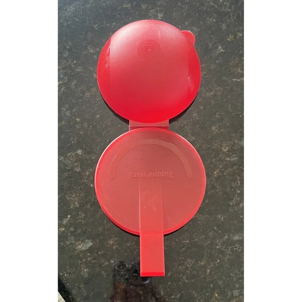 Tupperware onion keeper